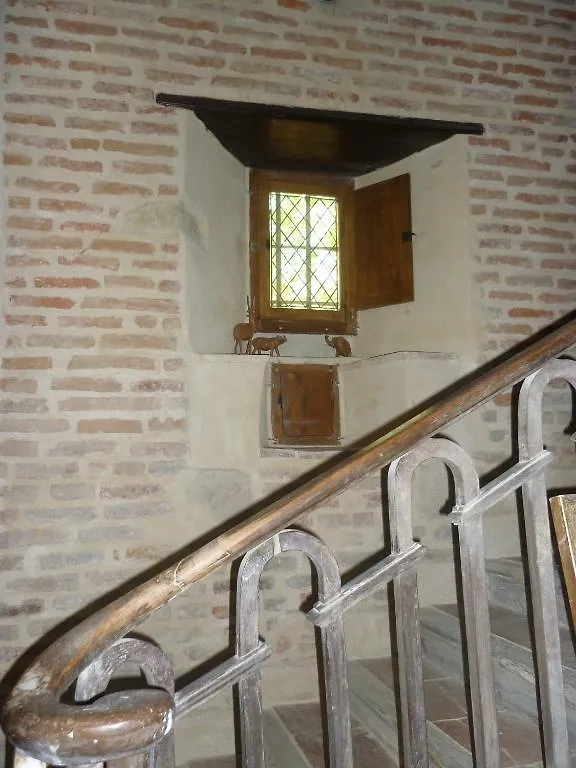 Chateau De Vallègue